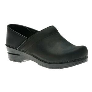 Dansko Professional Oiled Black Leather Clogs, size 39